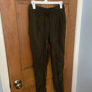 Lululemon Dance studio jogger, Dark olive, EUC size 8